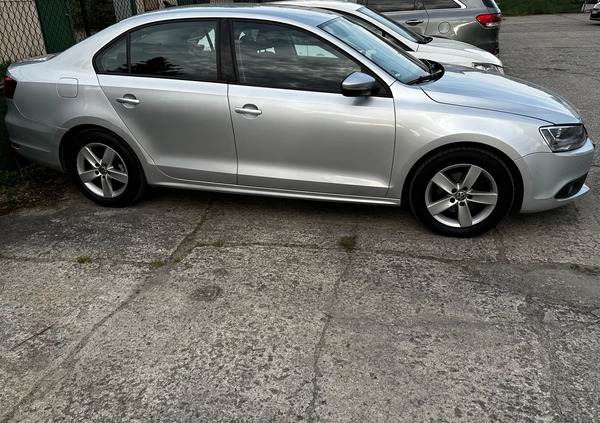 Volkswagen Jetta cena 29500 przebieg: 156000, rok produkcji 2013 z Łosice małe 37